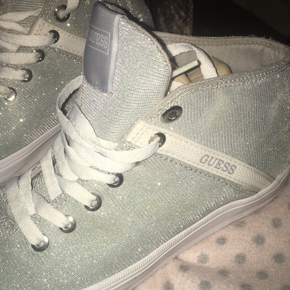 Women’s sparkled Guess sneakers - Picture 2 of 4